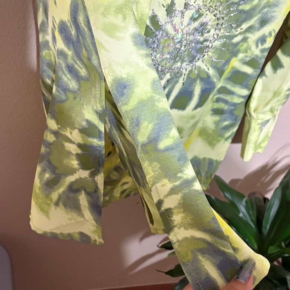 A.Z.I Women's Tie-Dye Button Down Shirt - Picture 9 of 13